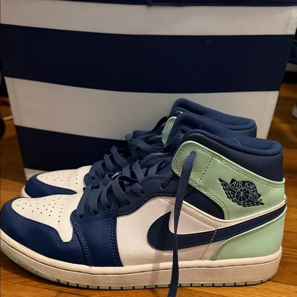 Nike High-Top Athletic Sneakers Navy White Mint - Picture 2 of 3